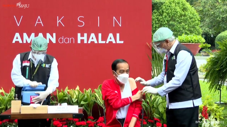 Dokter Abdul Muthalib Tak Terlalu Gemetar Suntik Vaksinasi Covid Kedua Jokowi