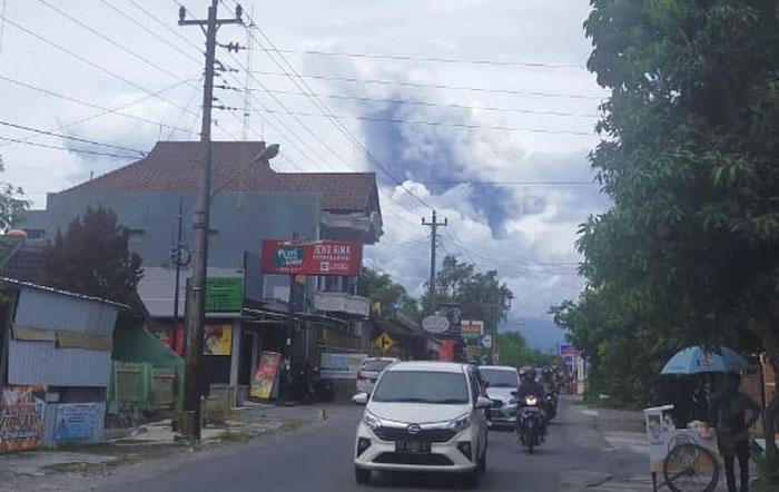  Merapi Semburkan Awan Panas, Warga Turgo Diminta Mengungsi 