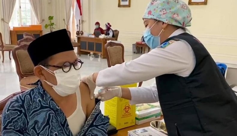 Begini Cerita Staf Khusus Wapres Robikin Emhas Disuntik Vaksin Covid