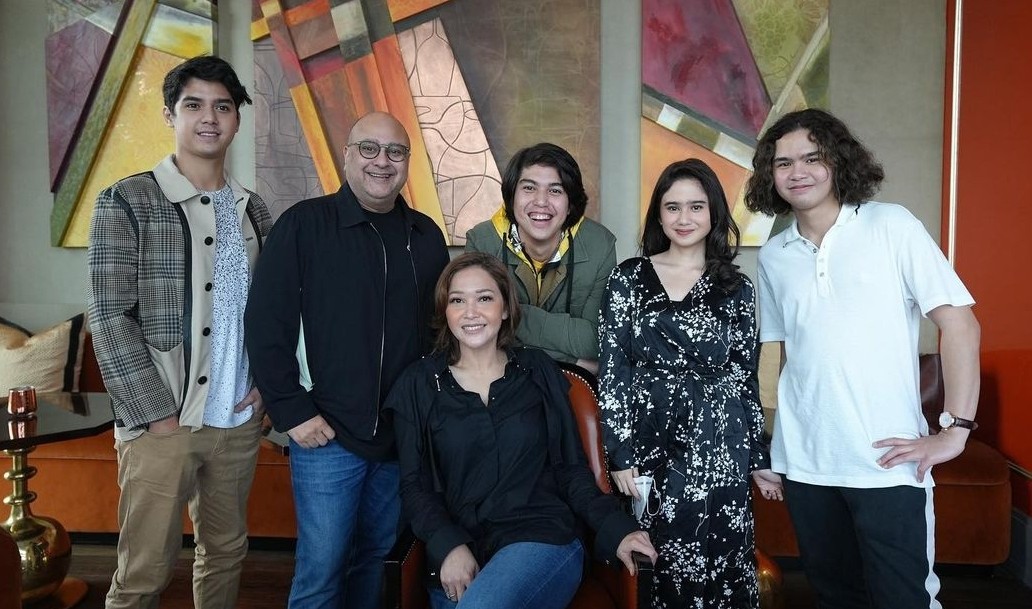 Maia Estianty Rayakan Ultah Bareng Suami dan Al, El, Dul: Surgaku Kebahagiaanku 