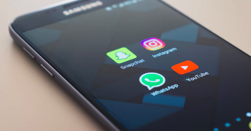 Regulator Inggris Minta WhatsApp Tak Bagikan Data ke Facebook