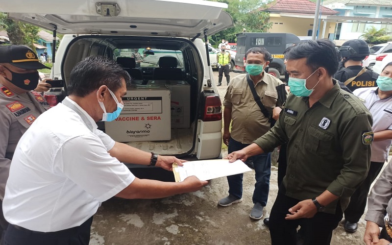 5360 Vaksin Tiba di OKU, Gugus Tugas: Bupati Terhalang Usia, Sekda Disuntik Pertama 