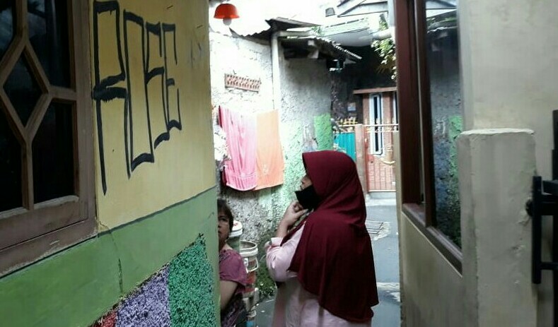 Tembok Rumah Ditandai dengan Spidol, Warga Ciracas Resah