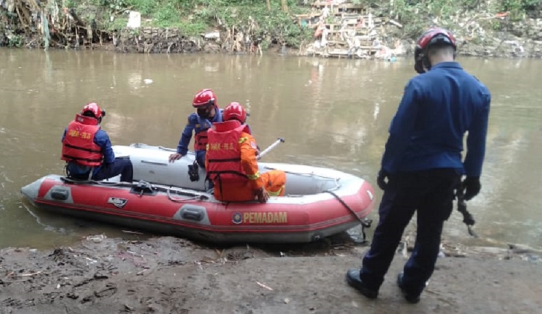 Berenang, Bocah SD Tenggelam di Kali Ciliwung