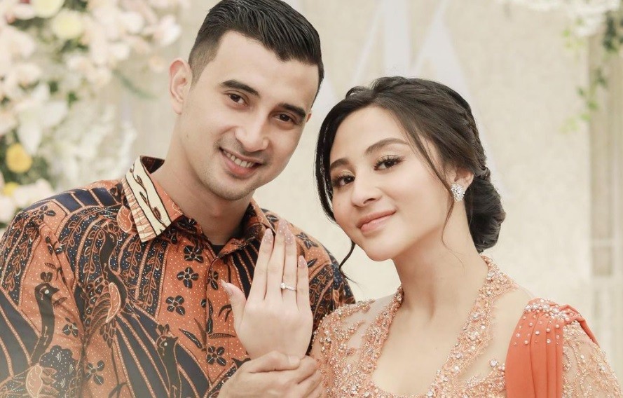 Terungkap! Ini Tanggal Pernikahan Ali Syakieb dan Margin Wieheerm