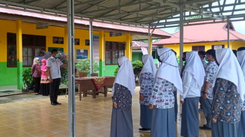 Pelajar SMA 2 Pulau Punjung Dharmasraya Dites Urine, Ini Hasilnya