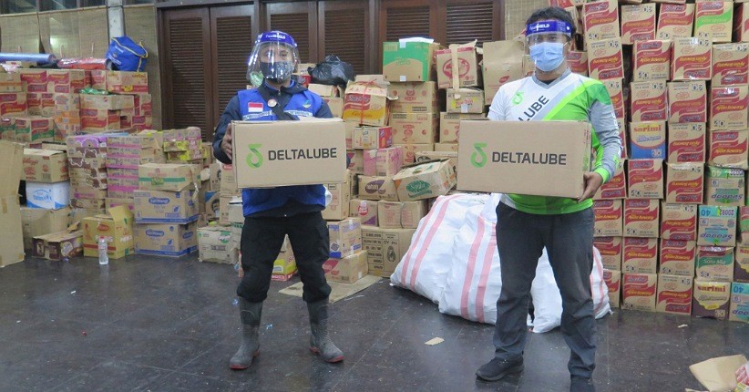 Aksi Sosial Distributor Oli Deltalube Bantu Korban Bencana Banjir di Puncak Bogor