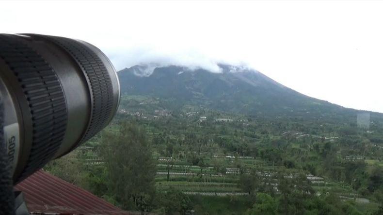 Merapi Kembali Luncurkan Guguran Lava Pijar Dua Kali  Sejauh 800 Meter