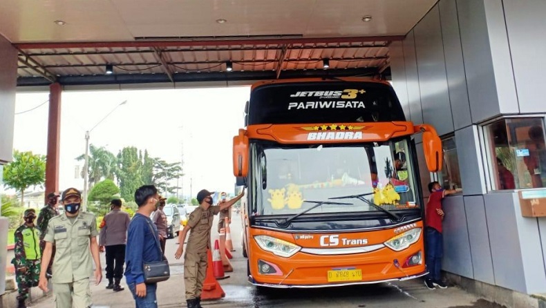Puluhan Rombongan Wisatawan dari Pangandaran Dipulangkan Satgas Covid-19
