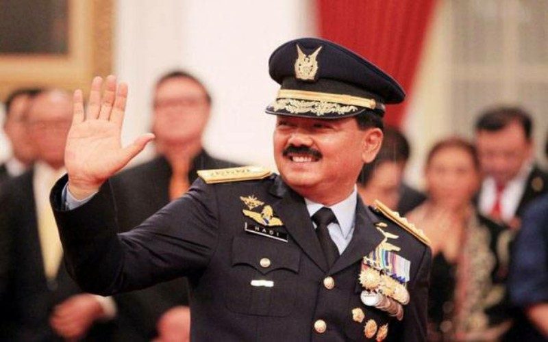 TNI Kawal Distribusi Vaksin hingga Wilayah Terpencil