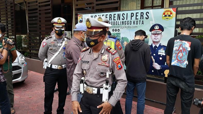 Video Viral Mobil Ngebut di Genangan Banjir, Polisi Ungkap 6 Pelaku Masih Pelajar