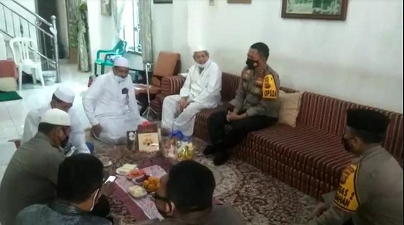 Jalin Silaturahmi, Kapolda Sumsel Kunjungi Sesepuh Ulama di Palembang