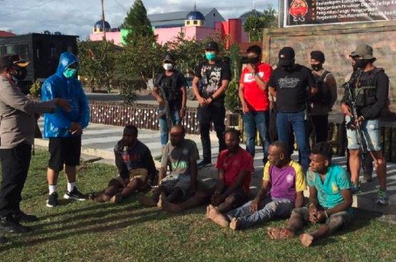 Mabuk, Pengendara Mobil di Jayawijaya Tikam Pendeta usai Pulang dari Gereja