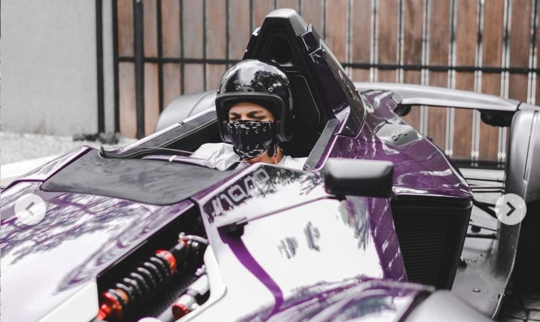 Atta Halilintar Tunggangi Mobil Mirip F1 