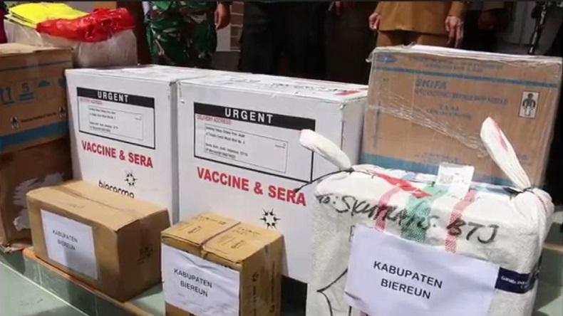  Ribuan Vial Vaksin Covid Tiba di Bireun, Disimpan di Gudang Laboratorium Dinas Kesehatan