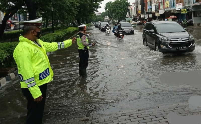 Jakarta Hujan, Genangan Terjadi di Kelapa Gading dan Tanjung Priok