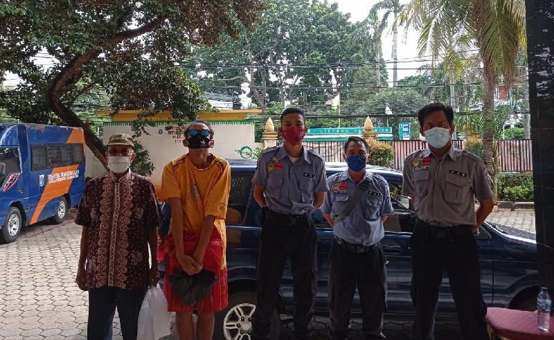 Dinsos Jaksel Amankan Pria yang Masturbasi di Pinggir Jalan Kebayoran Baru