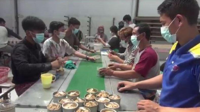 Pesanan Kue Keranjang Menjelang Imlek Turun akibat Pandemi Covid-19  