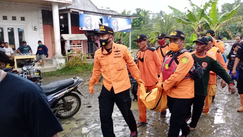 Perahu Terbalik di Sungai Cibereum Cilacap, 4 Penumpang Tenggelam 1 Tewas