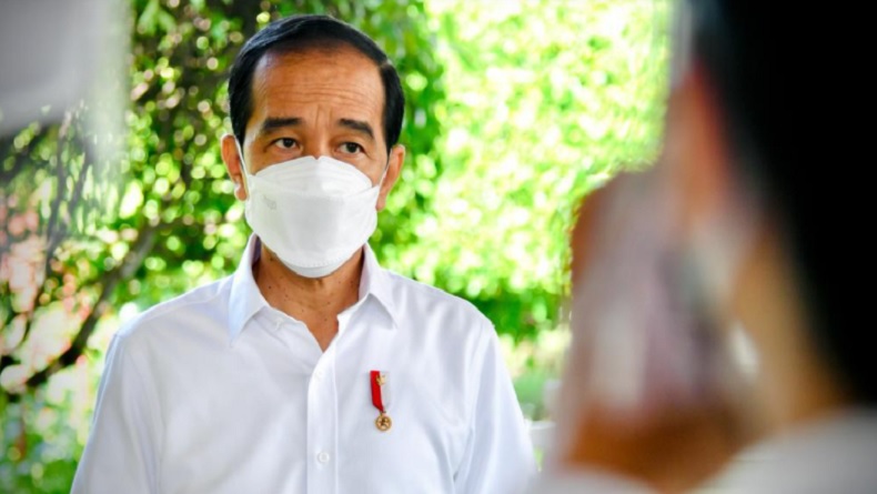 Vaksinasi Covid-19, Jokowi Sasar Pedagang Pasar hingga Karyawan Mal