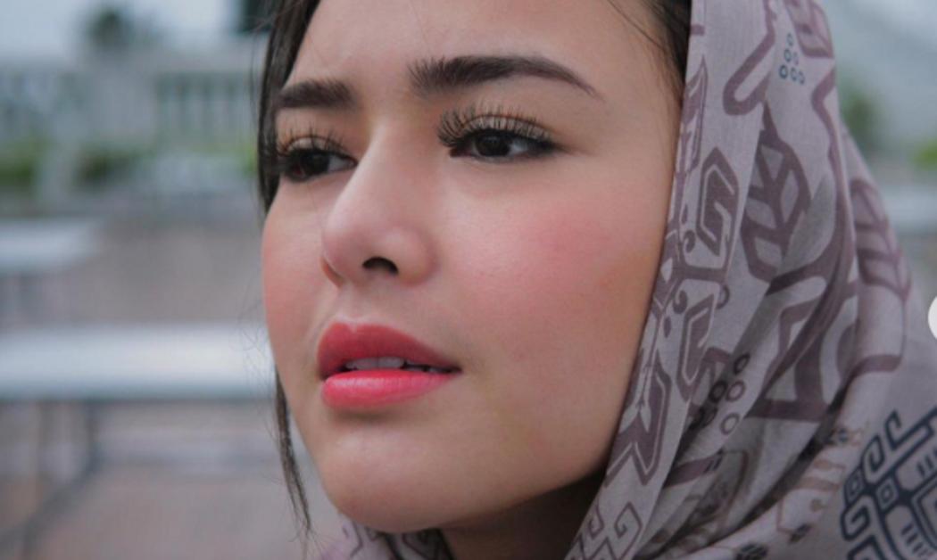 Amanda Manopo Jawab Isu Pindah Agama Usai Jualan Mukena