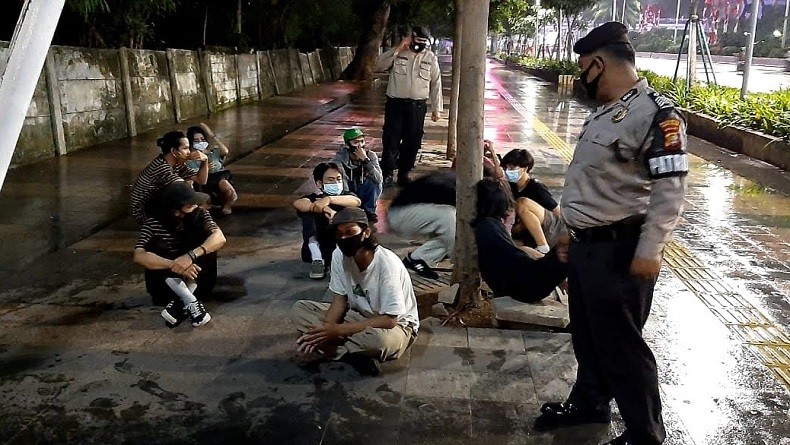 Terjaring Patroli Petugas, Belasan Remaja di Setiabudi Dites Covid-19