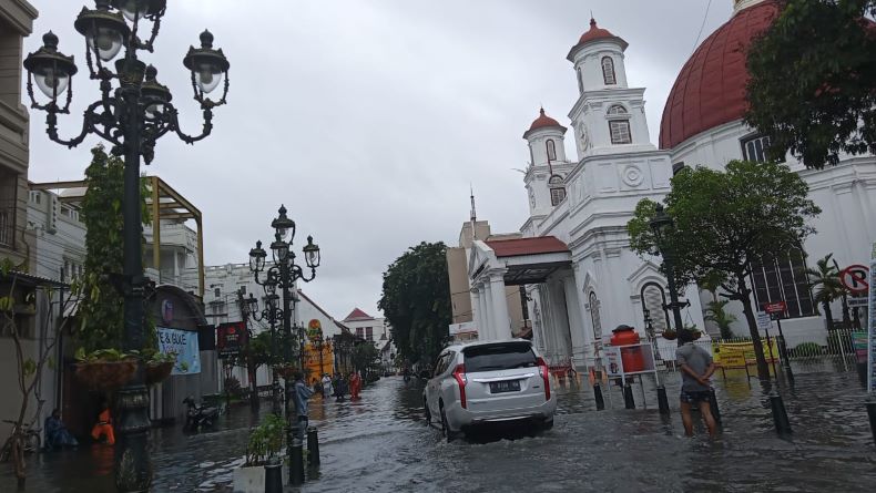  Penampakan Banjir Kota Lama Semarang Bak Venesia Italia