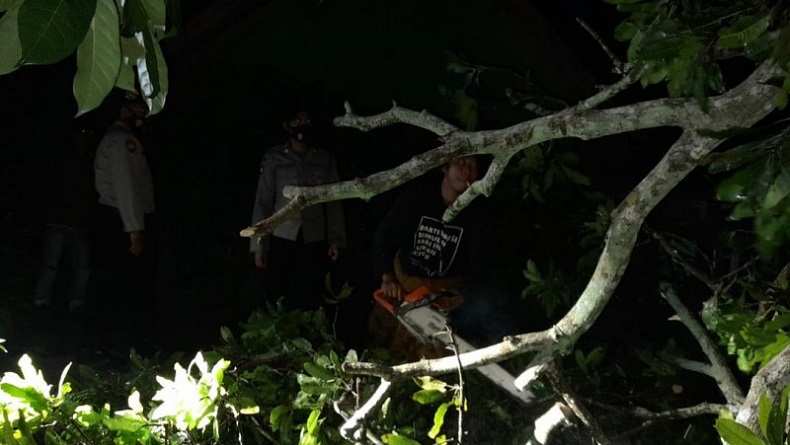 Puluhan Rumah Rusak akibat Angin Puting Beliung di Lombok Barat