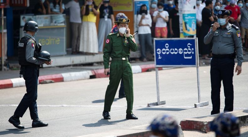 Militer Myanmar Tangkap Warga Asing dan Blokir Internet