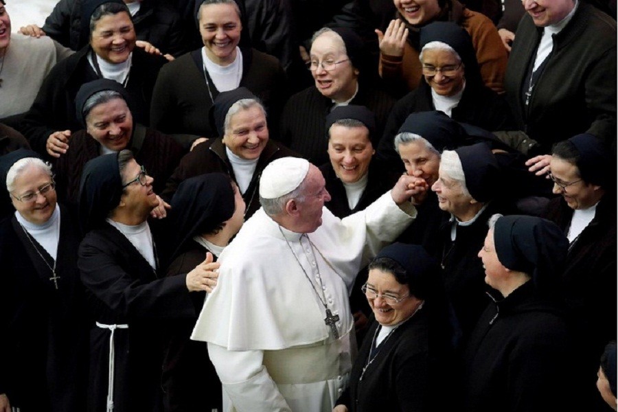 Paus Fransiskus Tunjuk 2 Perempuan Jadi Pejabat Penting Vatikan