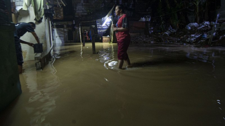 Diguyur Hujan sejak Dini Hari, 11 RW di Jakarta Barat Tergenang