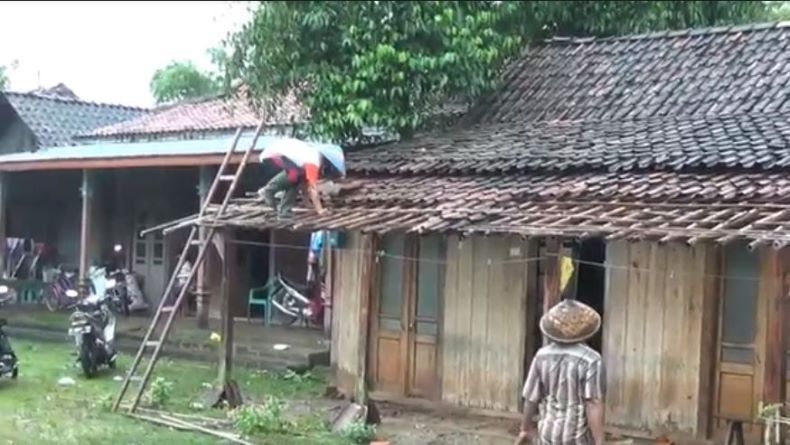 Puting Beliung Terjang Kendal, Puluhan Rumah di Sendang Dawung Rusak Parah