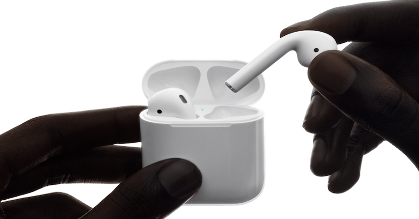 Pria Ini Tak Sengaja Telan AirPod saat Tidur