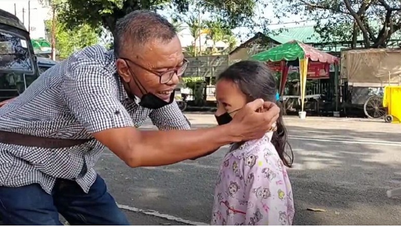 Hari Pers Nasional 2021, Wartawan di Binjai Bagi-Bagi Masker ke Masyarakat