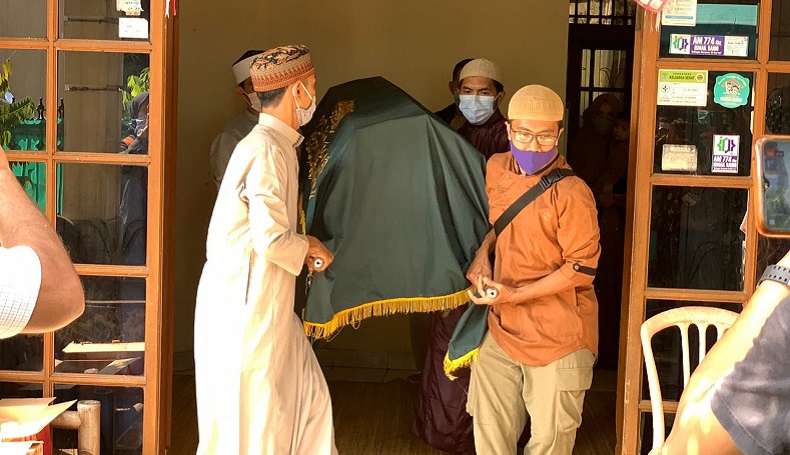 Ustaz Maaher Akan Dimakamkan Dekat Syekh Ali Jaber