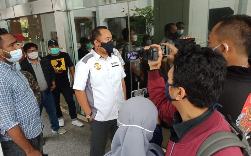 Rival Orient P Riwu Kore Datangi Kemendagri, Minta Pelantikan Kepala Daerah Terpilih Ditunda