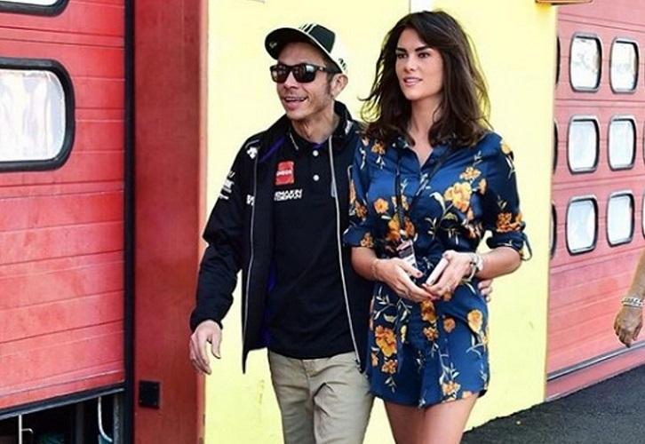 Bokong Francesca Novello Dijamah Lelaki Mesum, Valentino Rossi Tak Cemburu
