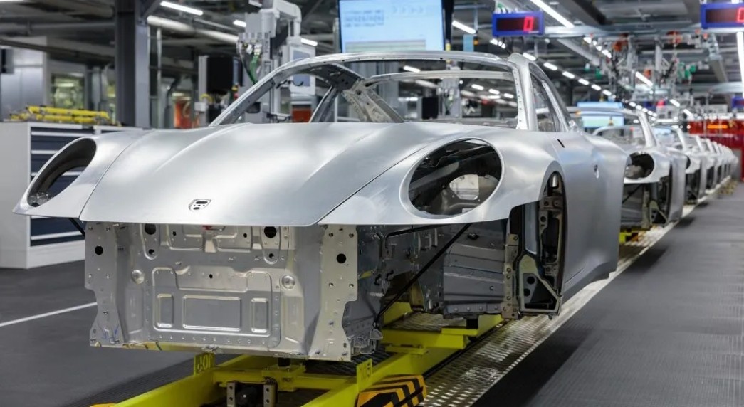 Tak Mau Kalah dengan Indonesia, Malaysia Klaim Porsche Akan Bangun Pabrik Mobil 