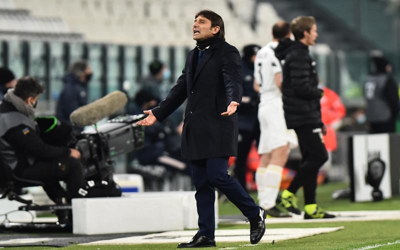 Detik-Detik Antonio Conte Acungkan Jari Tengah ke Petinggi Juventus