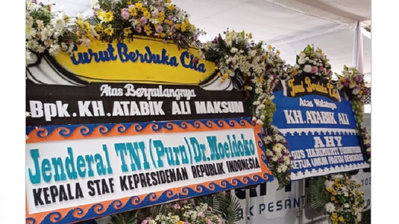 Anas Urbaningrum Unggah Gambar Karangan Bunga Moeldoko dan AHY Bersebelahan, Begini Komentarnya