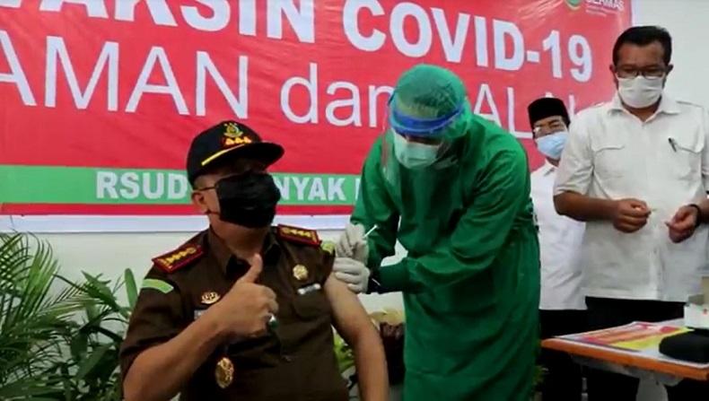 1.860 Nakes di Aceh Barat Sudah Divaksin Covid Tahap Pertama, 66,26 persen dari Jumlah Total