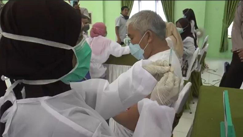 Ratusan Nakes di Subulussalam Divaksin Covid Tahap Pertama