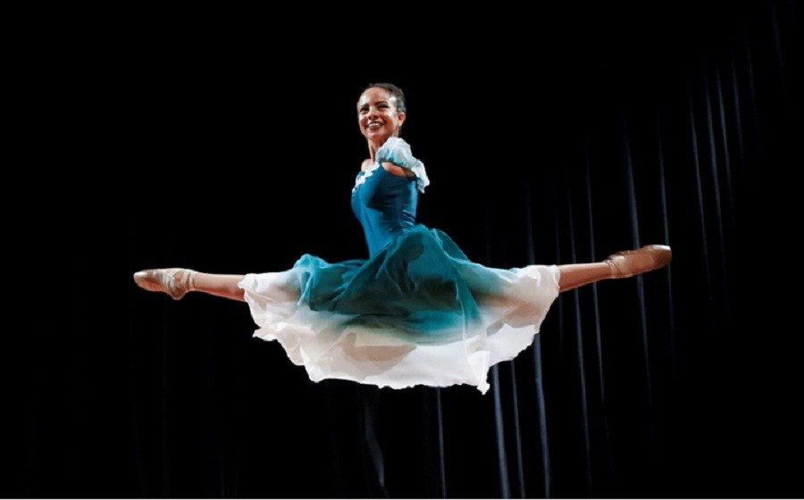 Lahir Tanpa Lengan, Gadis 16 Tahun Sukses Gapai Impian Jadi Penari Balet