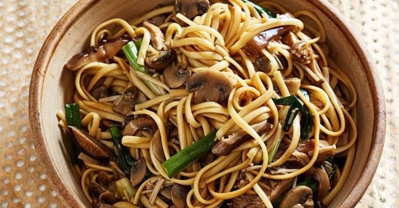 Resep Mi Panjang Umur, Makanan Keberuntungan di Tahun Baru Imlek