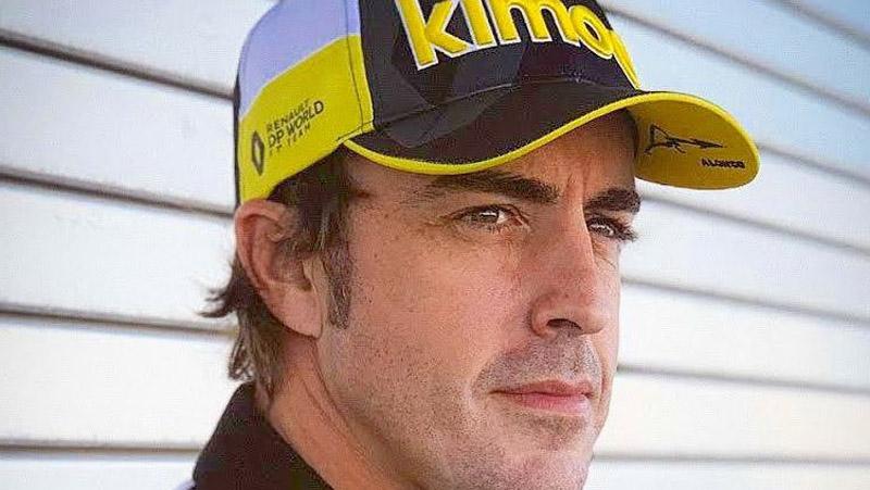 Fernando Alonso Ditabrak Mobil saat Bersepeda, Marc Marquez Kirimkan Doa