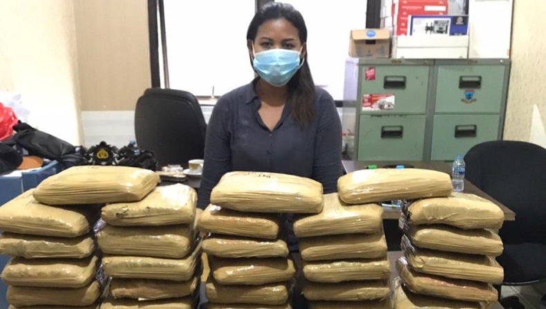 Bawa Ganja 28 Kg, Perempuan Asal Lampung Ditangkap di Bangka Barat