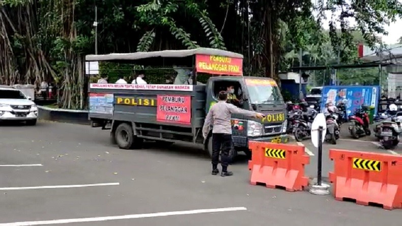 Tiga Pengendara Moge Diangkut Truk Pemburu Pelanggar PPKM Bogor, Didenda Rp250.000