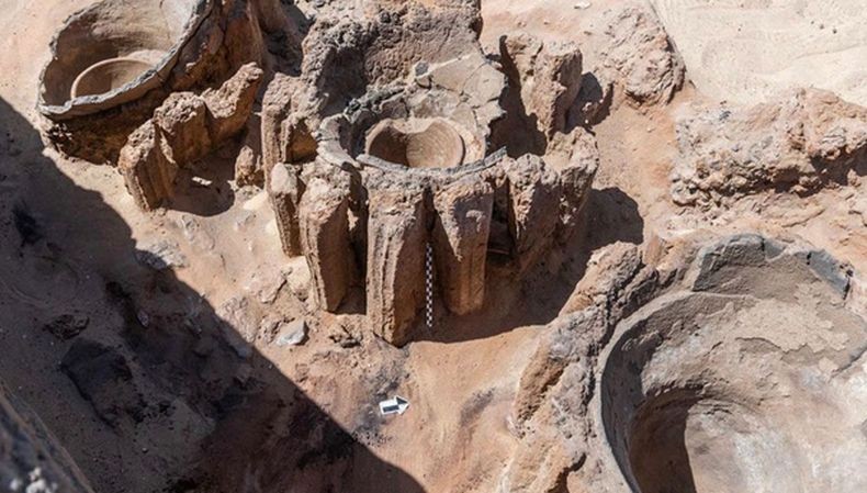 Arkeolog Ungkap Pabrik Bir Tertua Berusia 4.600 Tahun di Situs Purbakala Mesir