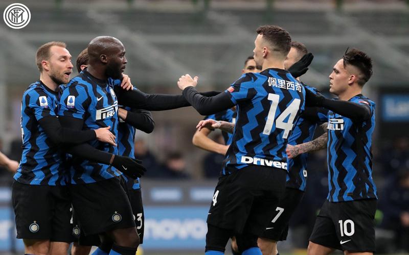 Kalahkan Lazio, Inter Milan ke Puncak Klasemen Liga Italia
