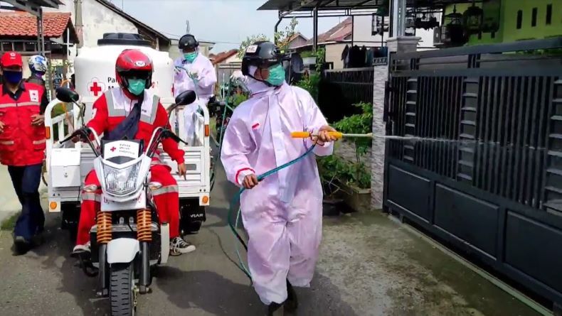 Penyemprotan Disinfektan Tandai PPKM Mikro Berbasis Kampung Tangguh di Pemalang 